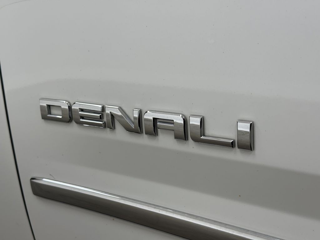 2017 GMC Yukon Image 12