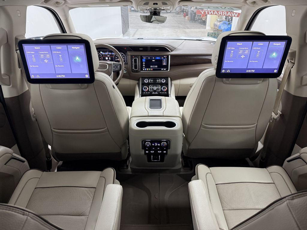 2021 GMC Yukon Image 17