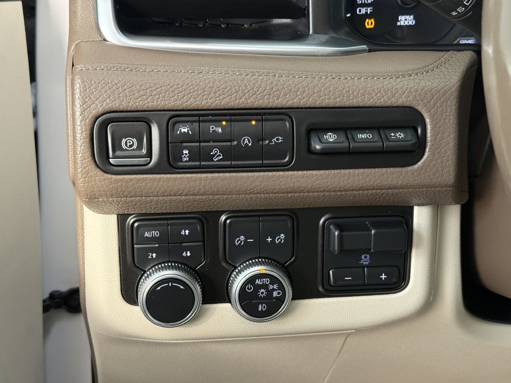 2021 GMC Yukon Image 26