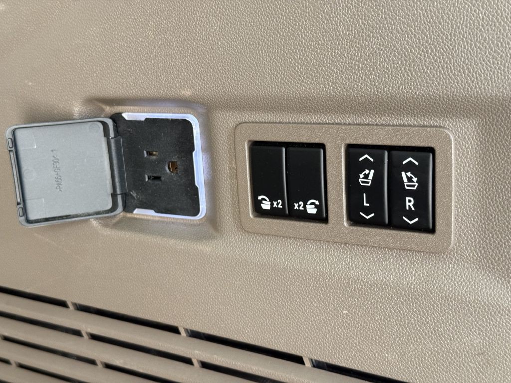 2021 GMC Yukon Image 37