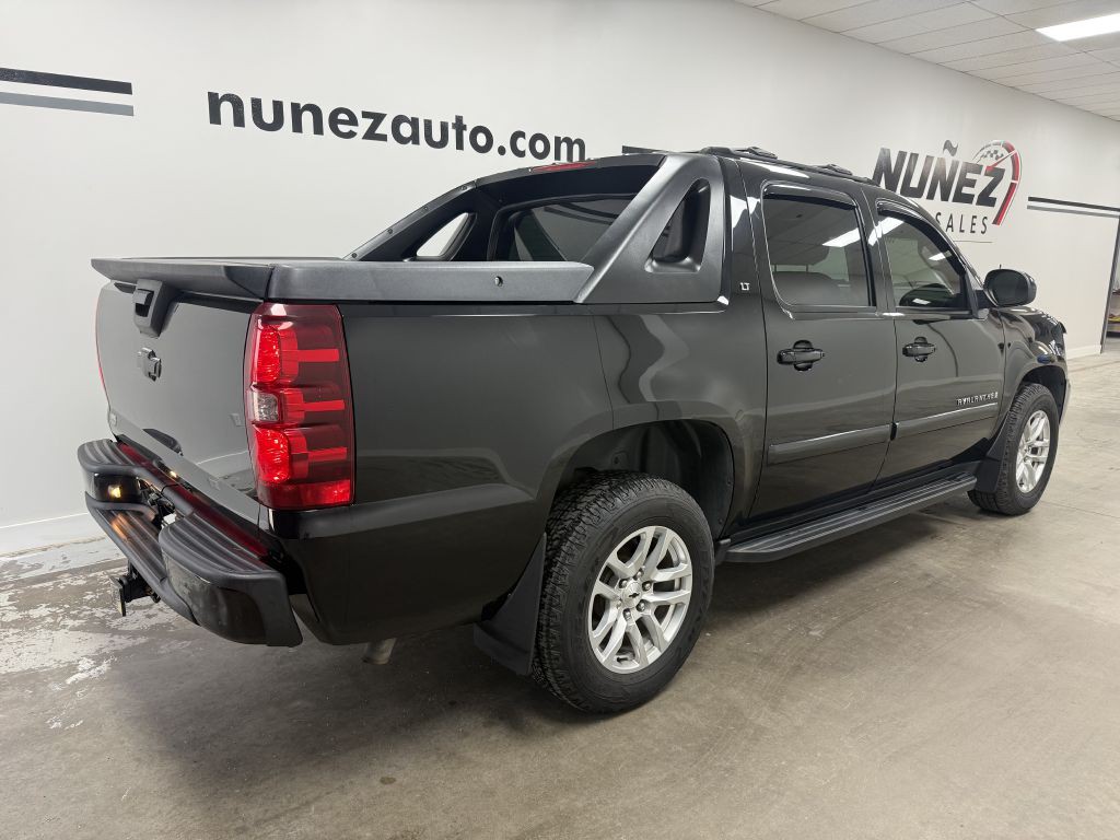 2007 Chevrolet Avalanche Image 3