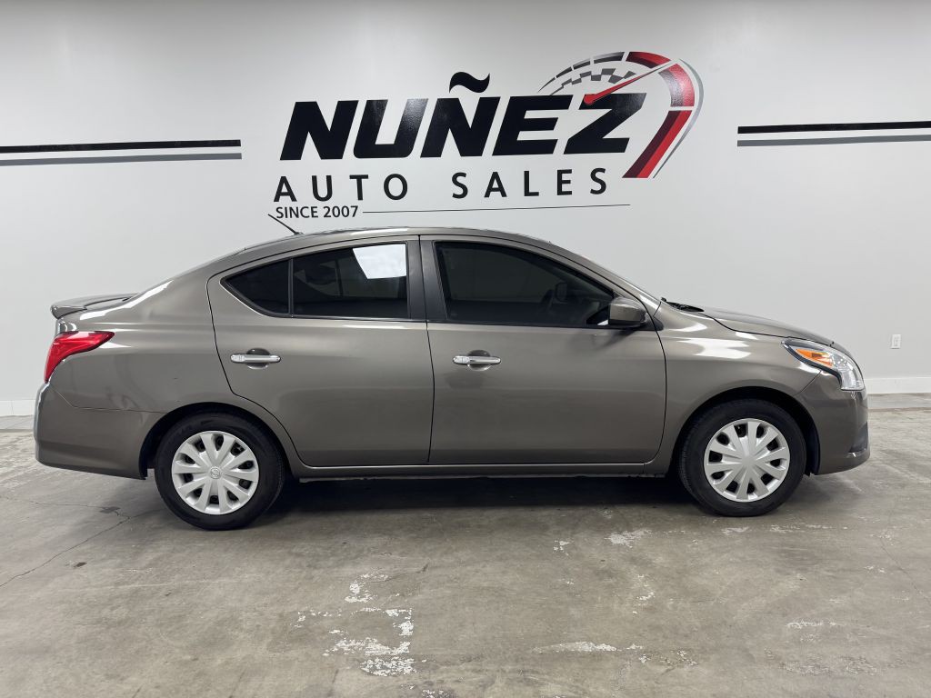 2016 Nissan Versa Image 2