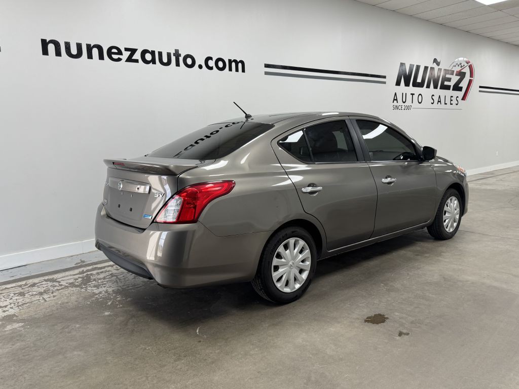 2016 Nissan Versa Image 3
