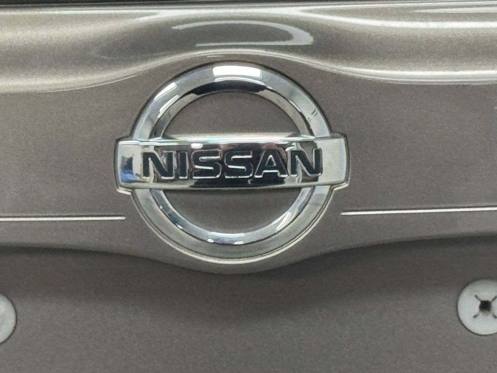 2016 Nissan Versa Image 9