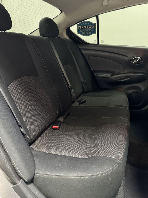 2016 Nissan Versa Image 15