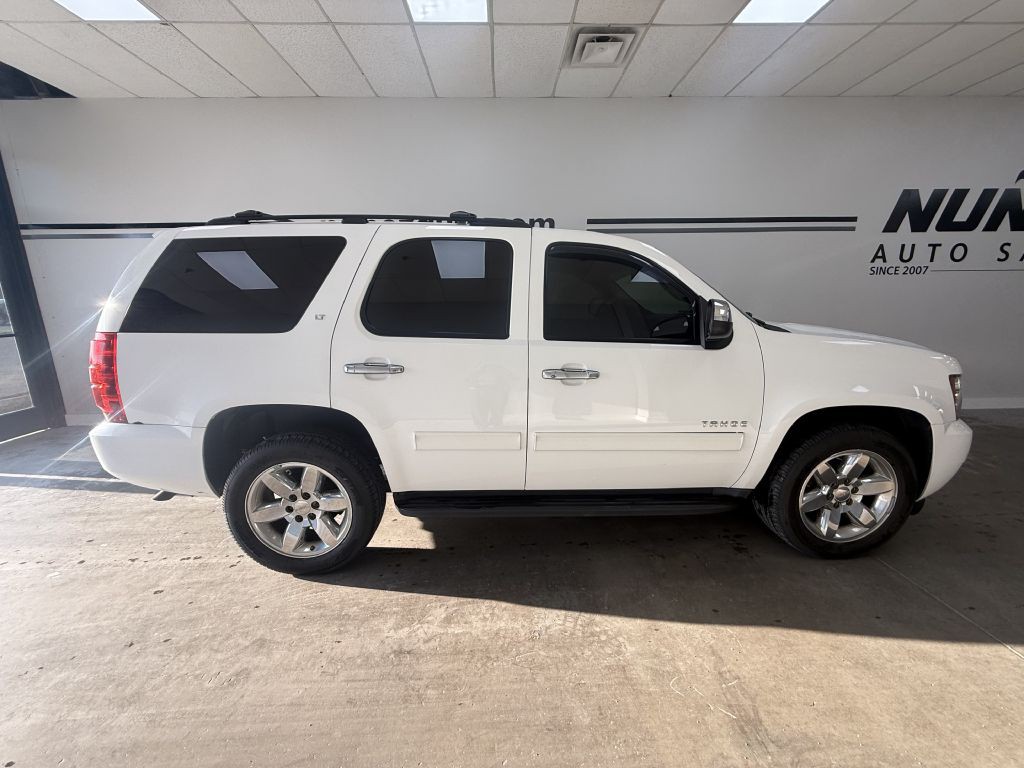 2012 Chevrolet Tahoe Image 2