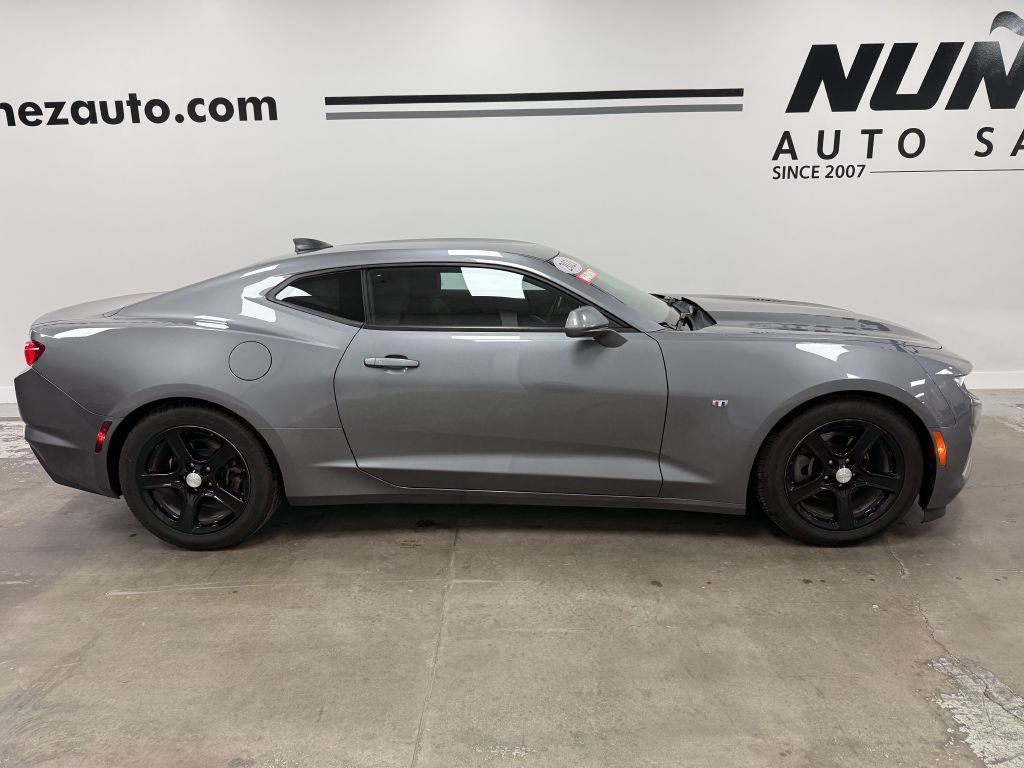 2021 Chevrolet Camaro Image 2