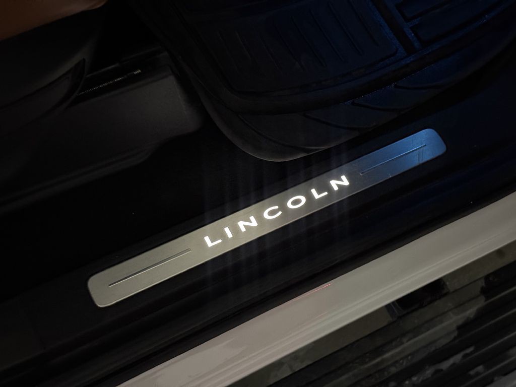 2021 Lincoln Navigator Image 12