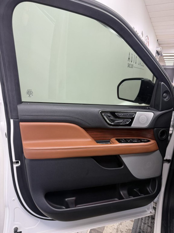 2021 Lincoln Navigator Image 17