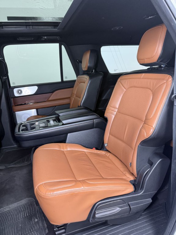 2021 Lincoln Navigator Image 25