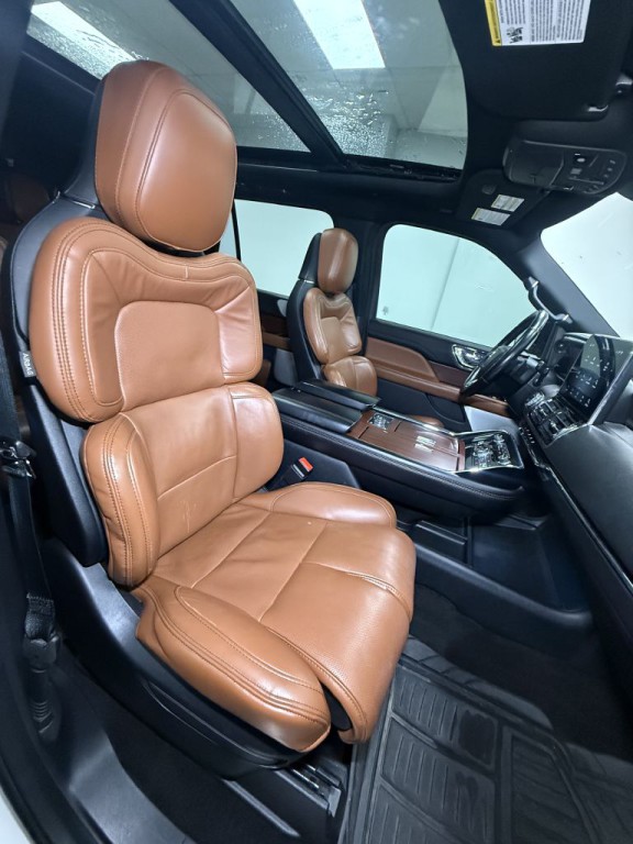 2021 Lincoln Navigator Image 26