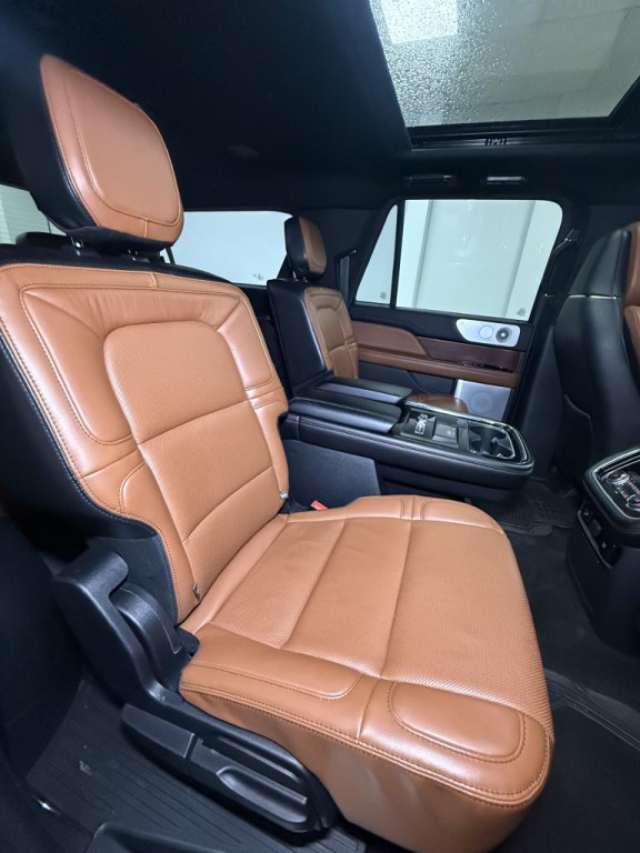 2021 Lincoln Navigator Image 27