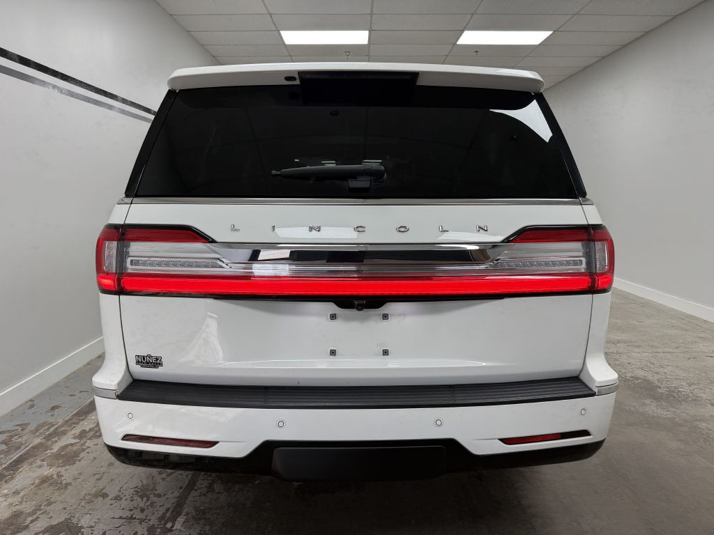2021 Lincoln Navigator Image 4