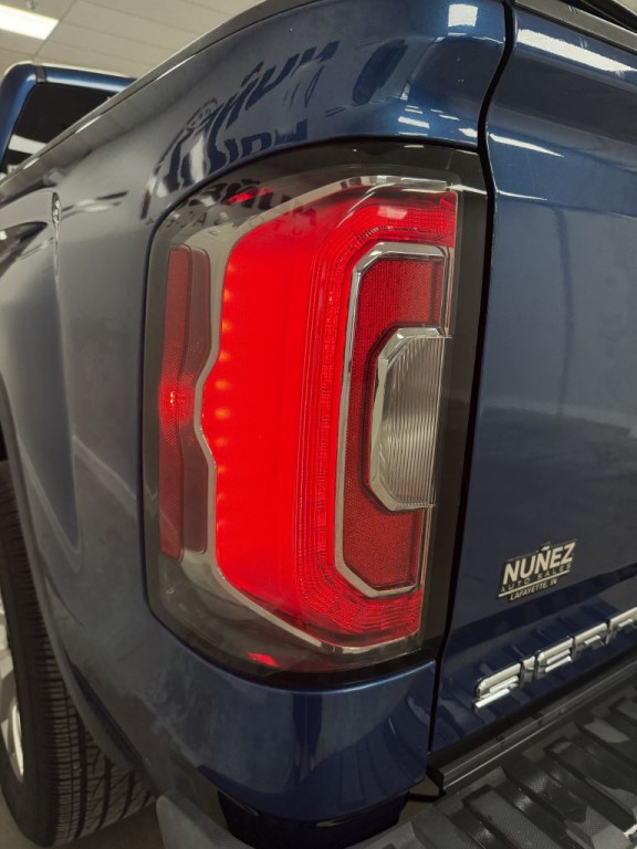 2018 GMC Sierra Image 9