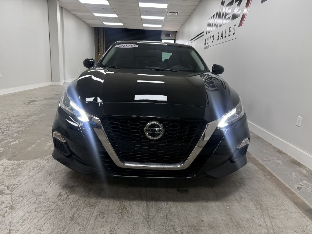 2019 Nissan Altima Image 8