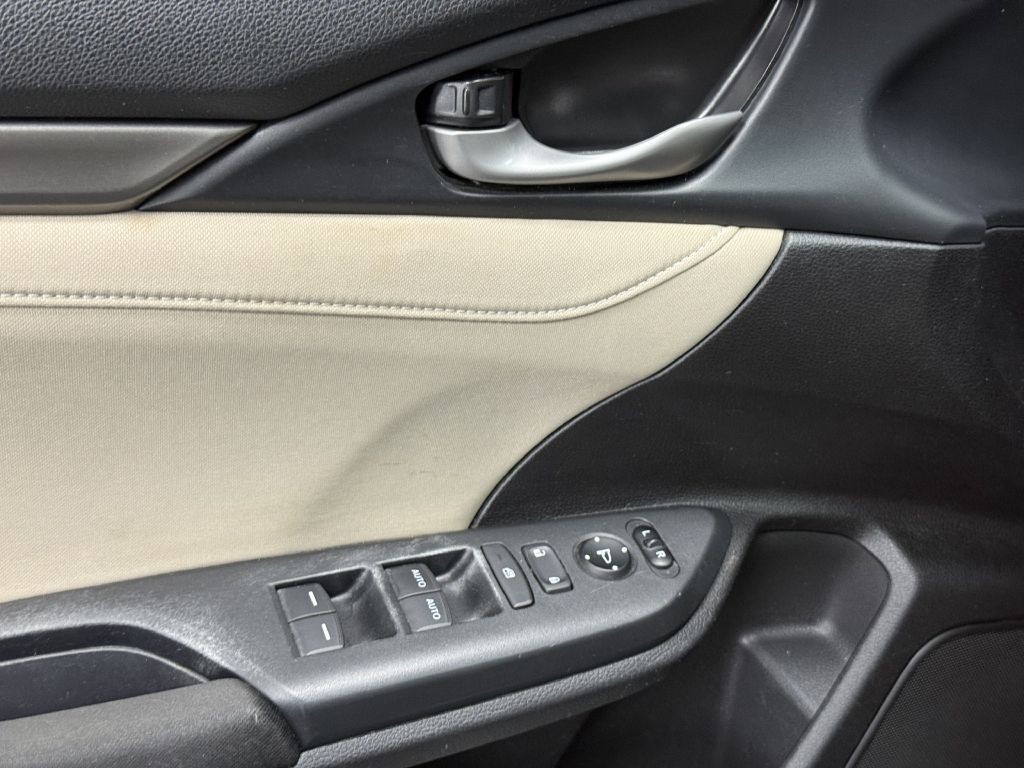 2019 Honda Civic Image 12