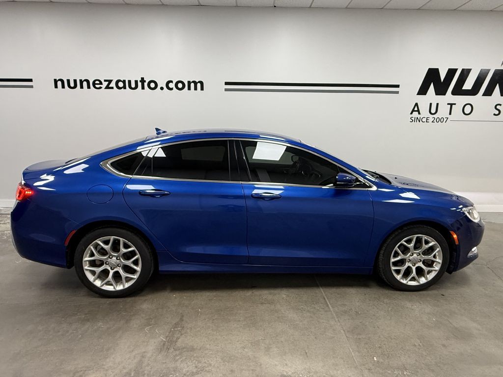 2015 Chrysler 200 Image 2