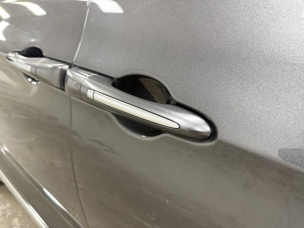 2018 Chrysler Pacifica Image 9