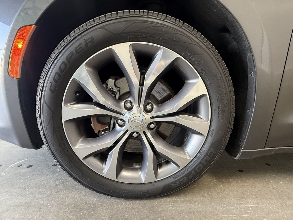 2018 Chrysler Pacifica Image 11