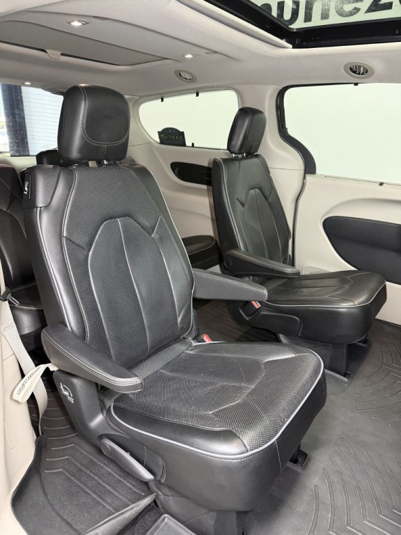 2018 Chrysler Pacifica Image 13