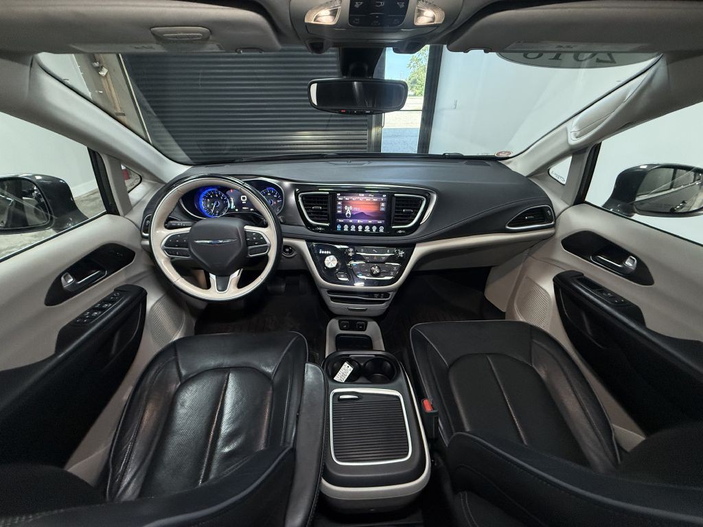 2018 Chrysler Pacifica Image 16