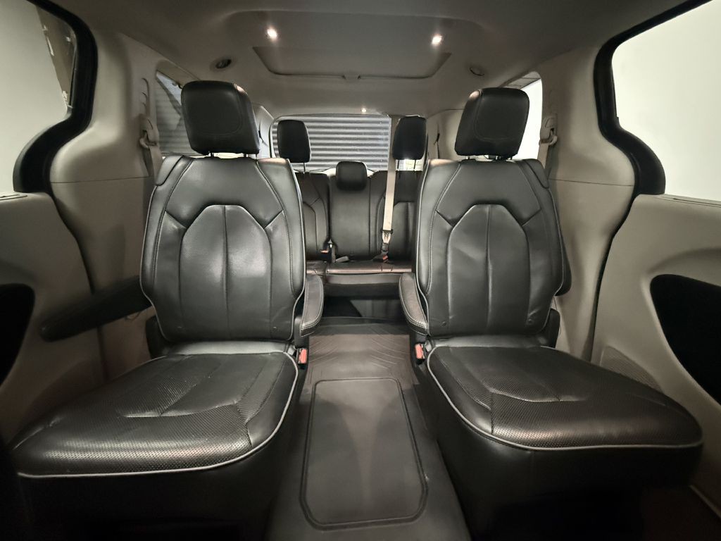 2018 Chrysler Pacifica Image 19