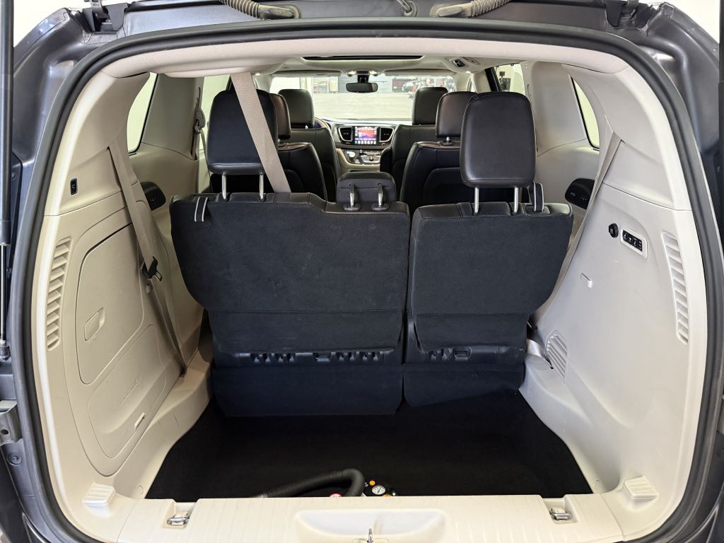 2018 Chrysler Pacifica Image 23