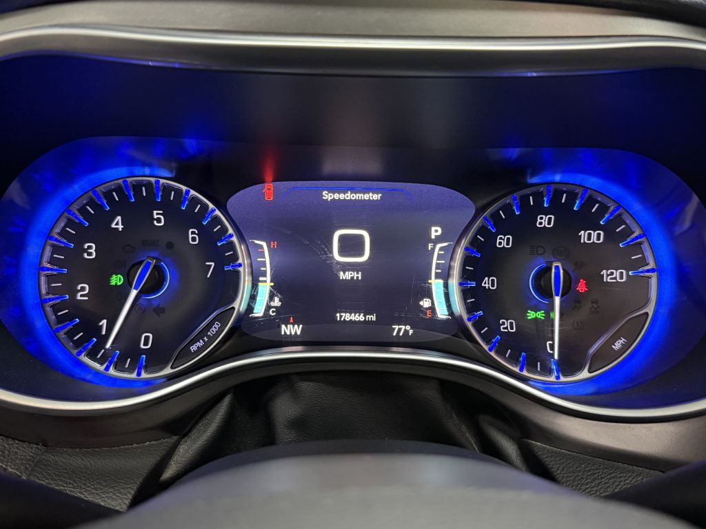 2018 Chrysler Pacifica Image 26