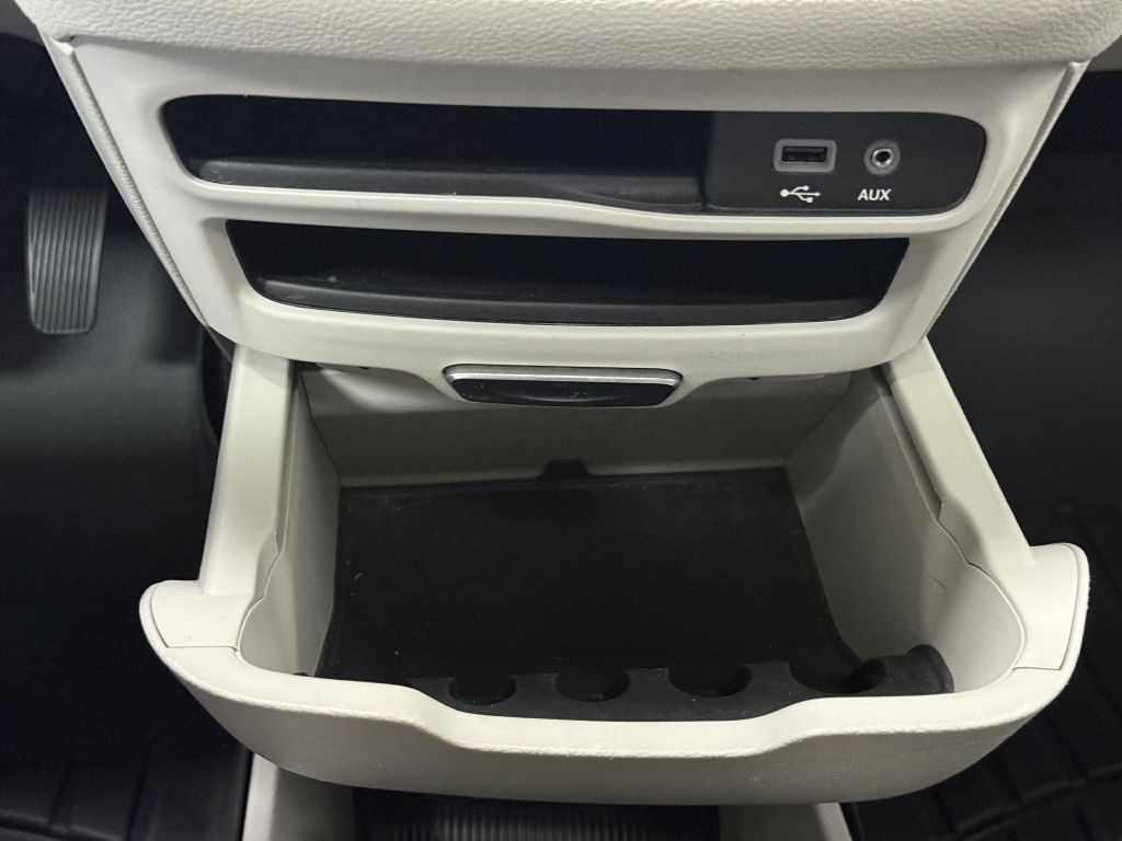 2018 Chrysler Pacifica Image 36