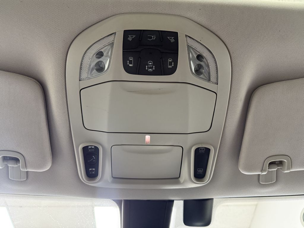 2018 Chrysler Pacifica Image 38
