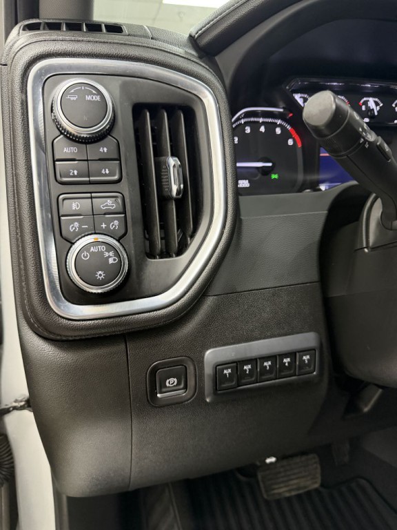 2023 GMC Sierra Image 39