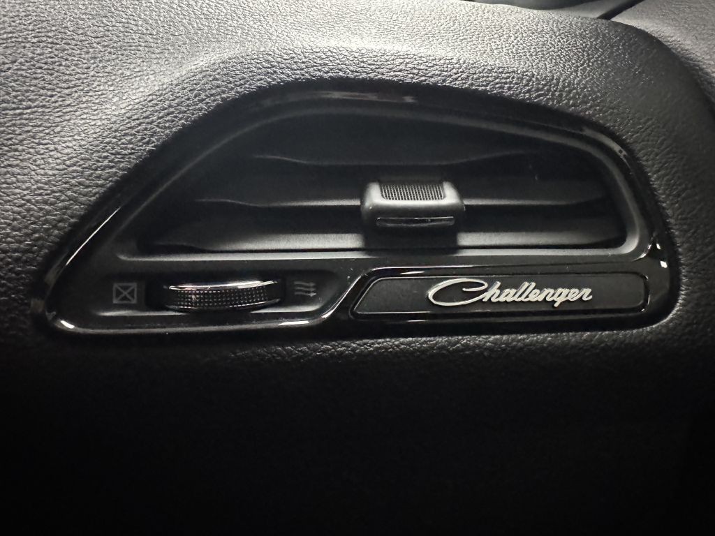 2022 Dodge Challenger Image 21