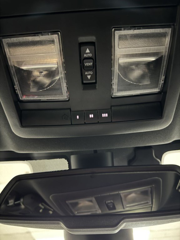 2022 Dodge Challenger Image 30