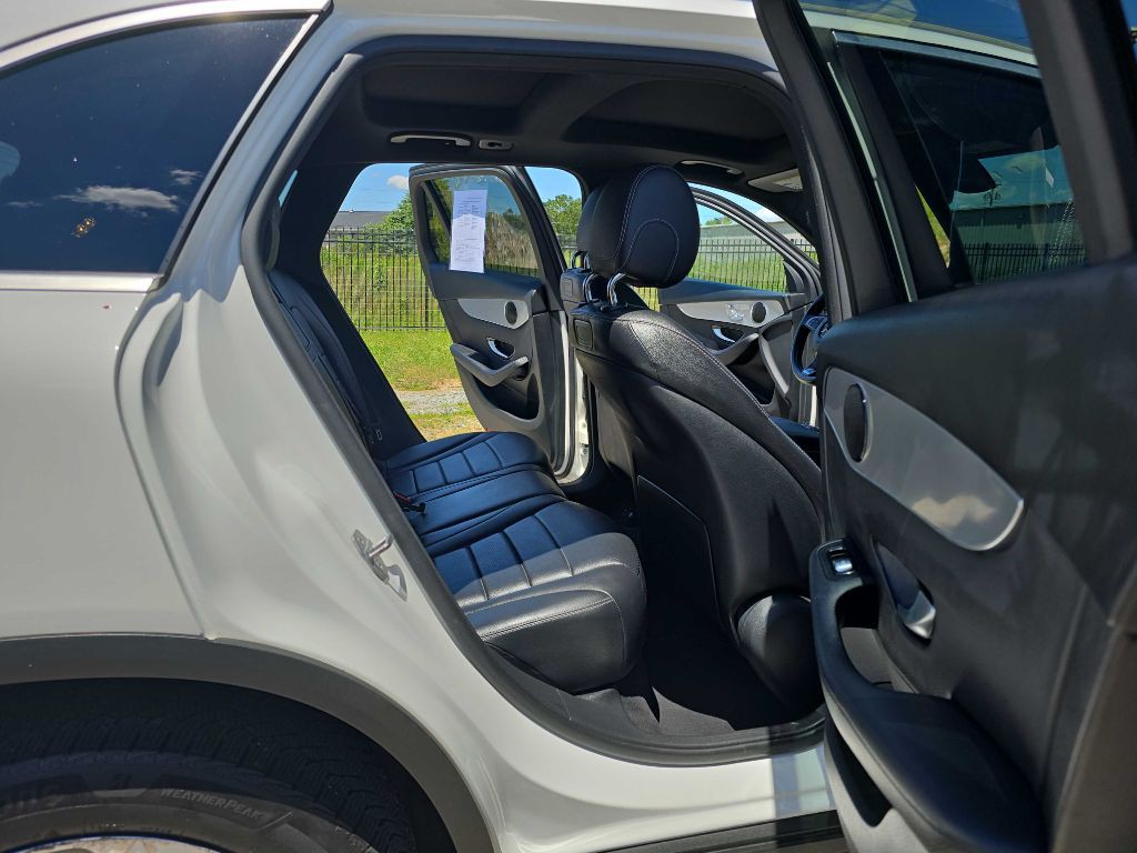2019 Mercedes-Benz GLC-Class Image 19