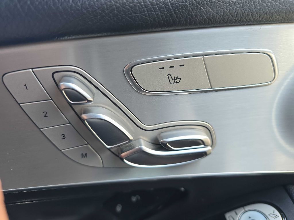 2019 Mercedes-Benz GLC-Class Image 34