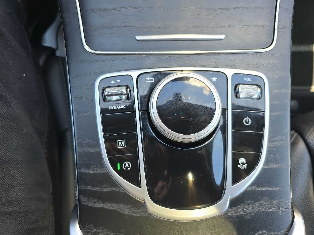 2019 Mercedes-Benz GLC-Class Image 36