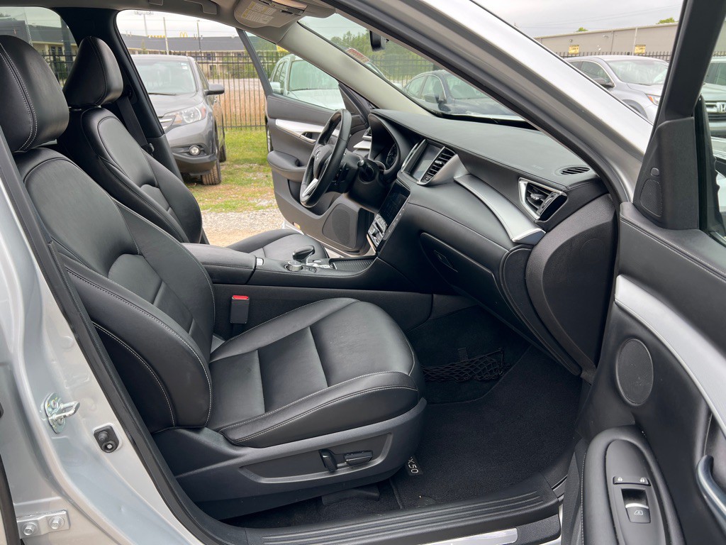 2021 INFINITI QX50 Image 18