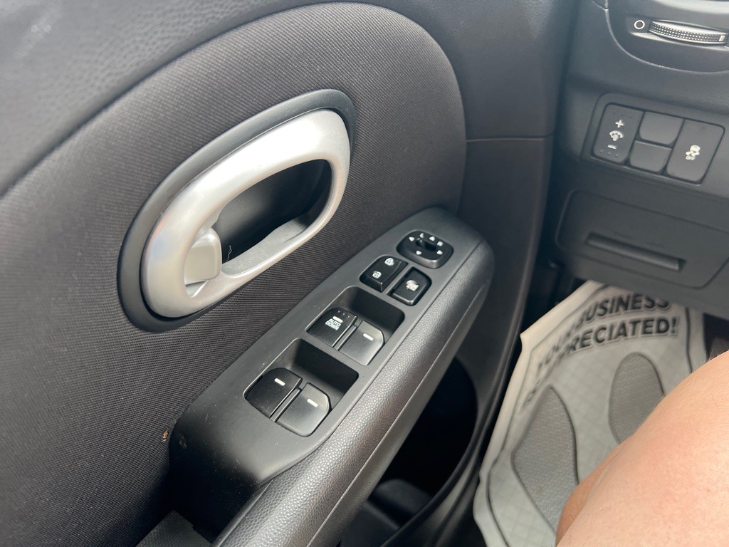 2016 Kia Soul Image 25