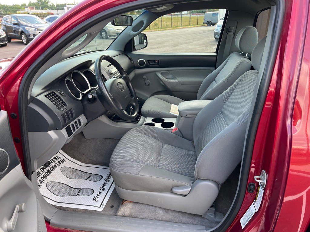 2005 Toyota Tacoma Image 12