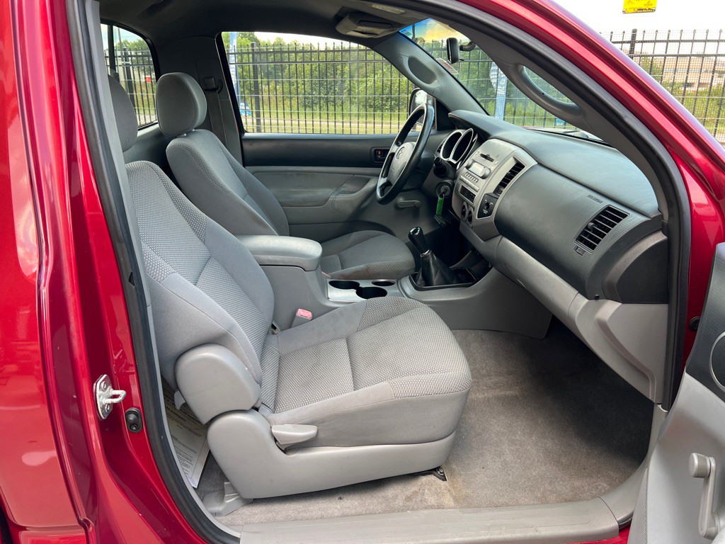 2005 Toyota Tacoma Image 15