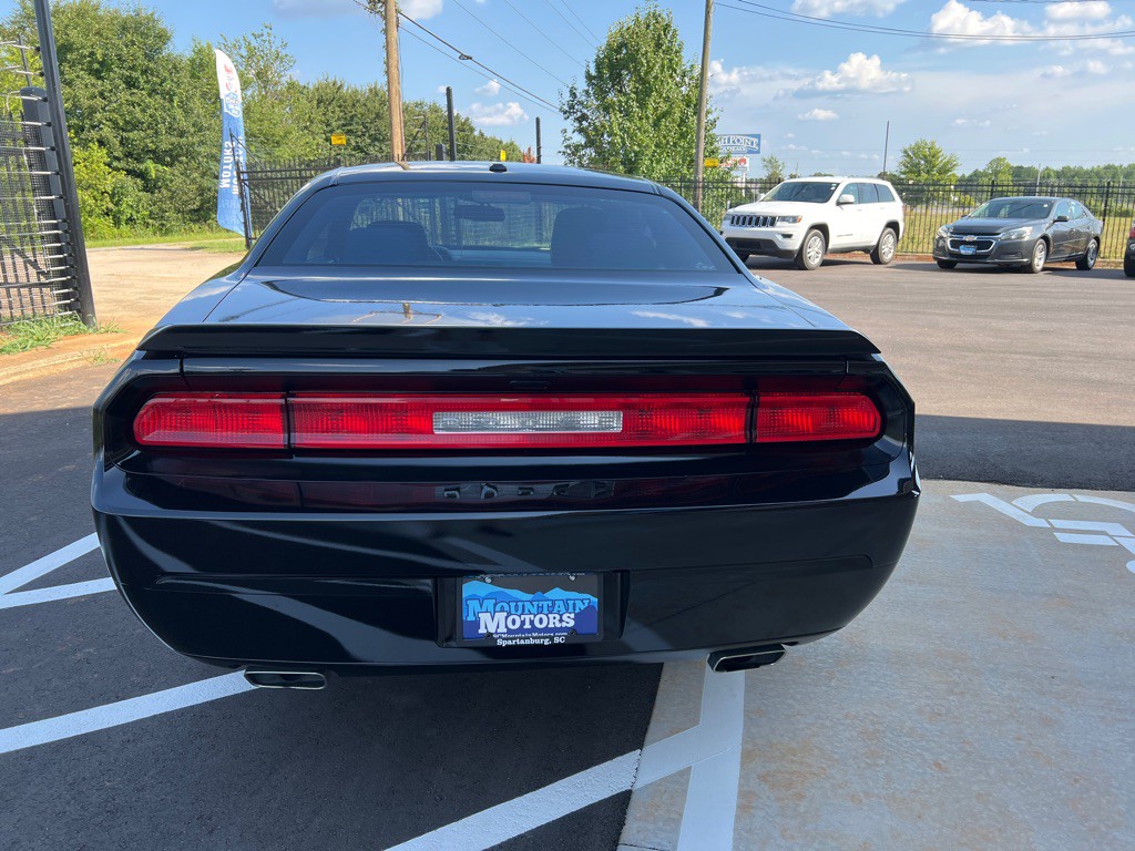 2014 Dodge Challenger Image 5
