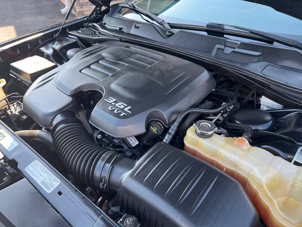 2014 Dodge Challenger Image 20