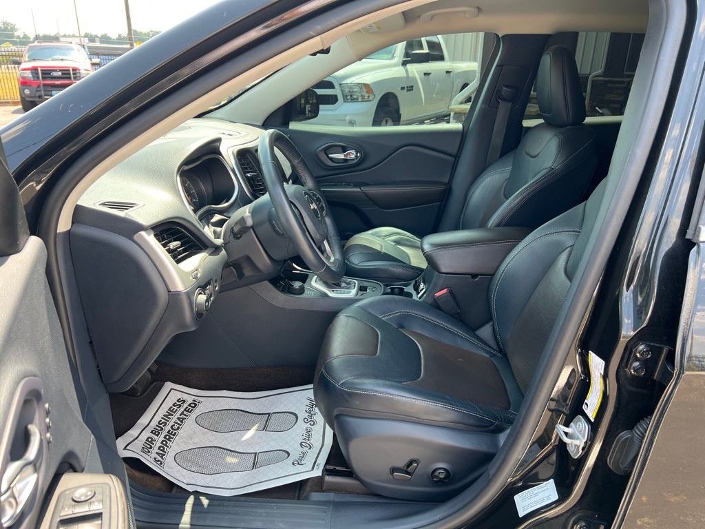 2015 Jeep Cherokee Image 13