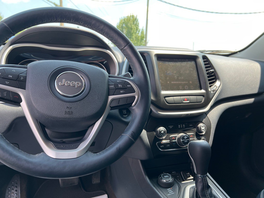 2015 Jeep Cherokee Image 22