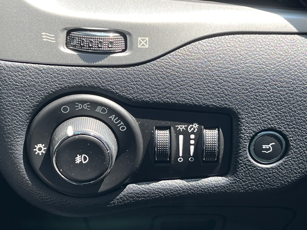 2015 Jeep Cherokee Image 34