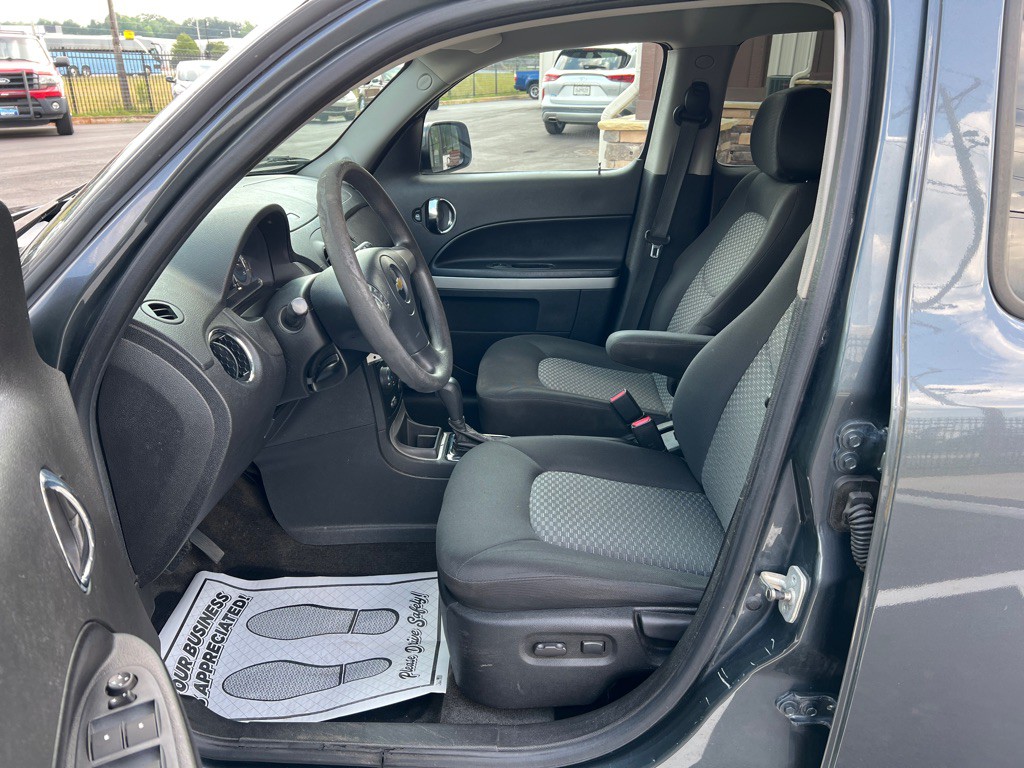 2011 Chevrolet HHR Image 14
