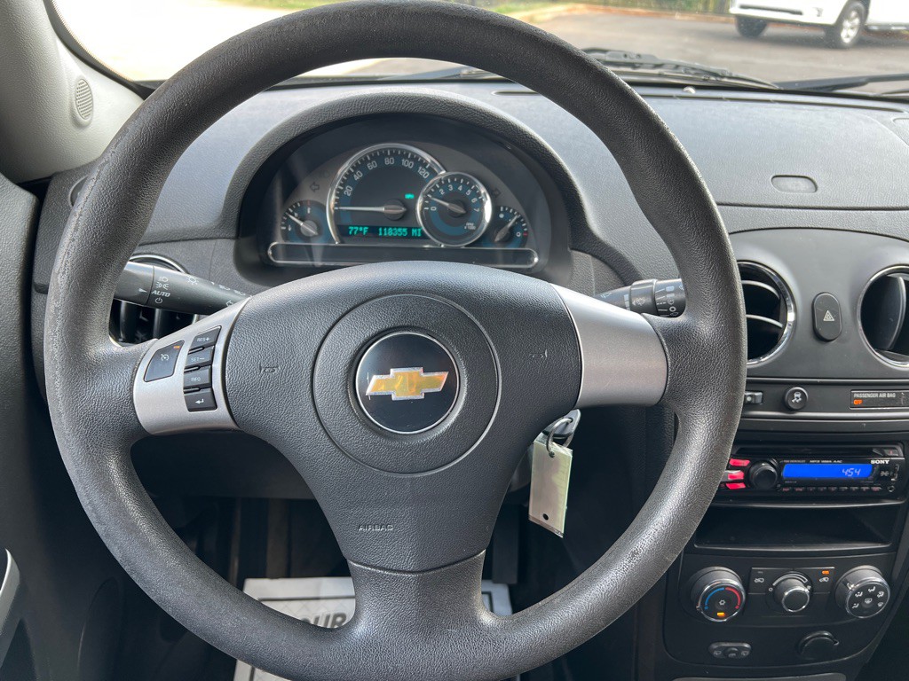 2011 Chevrolet HHR Image 24