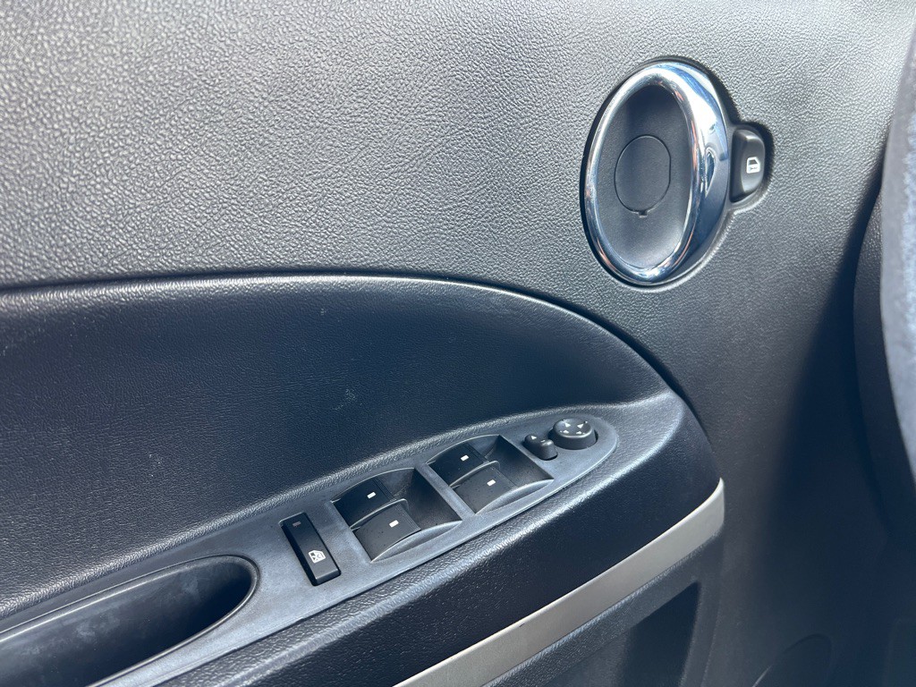2011 Chevrolet HHR Image 27