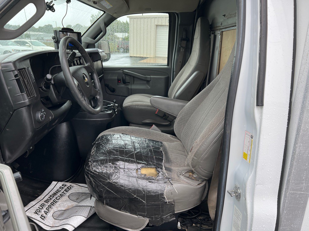 2017 Chevrolet Express Image 14