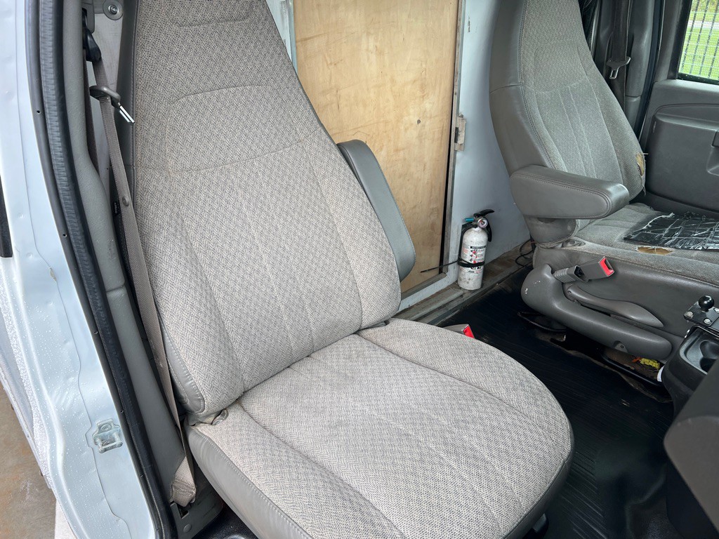 2017 Chevrolet Express Image 19